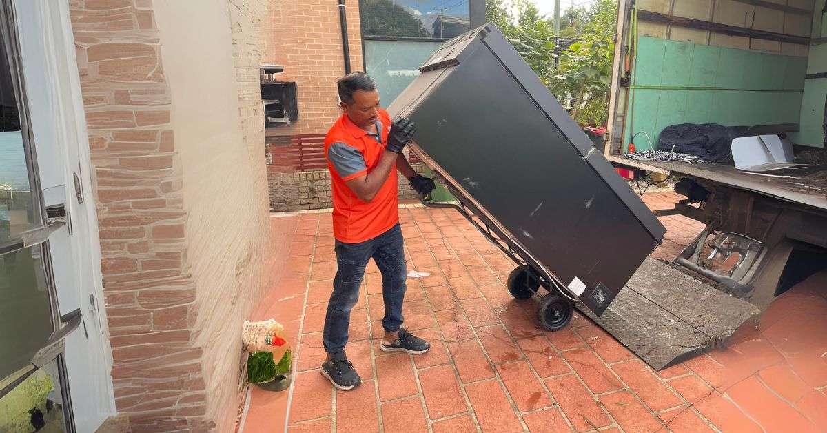 how long does it take movers to move a 3 bedroom house