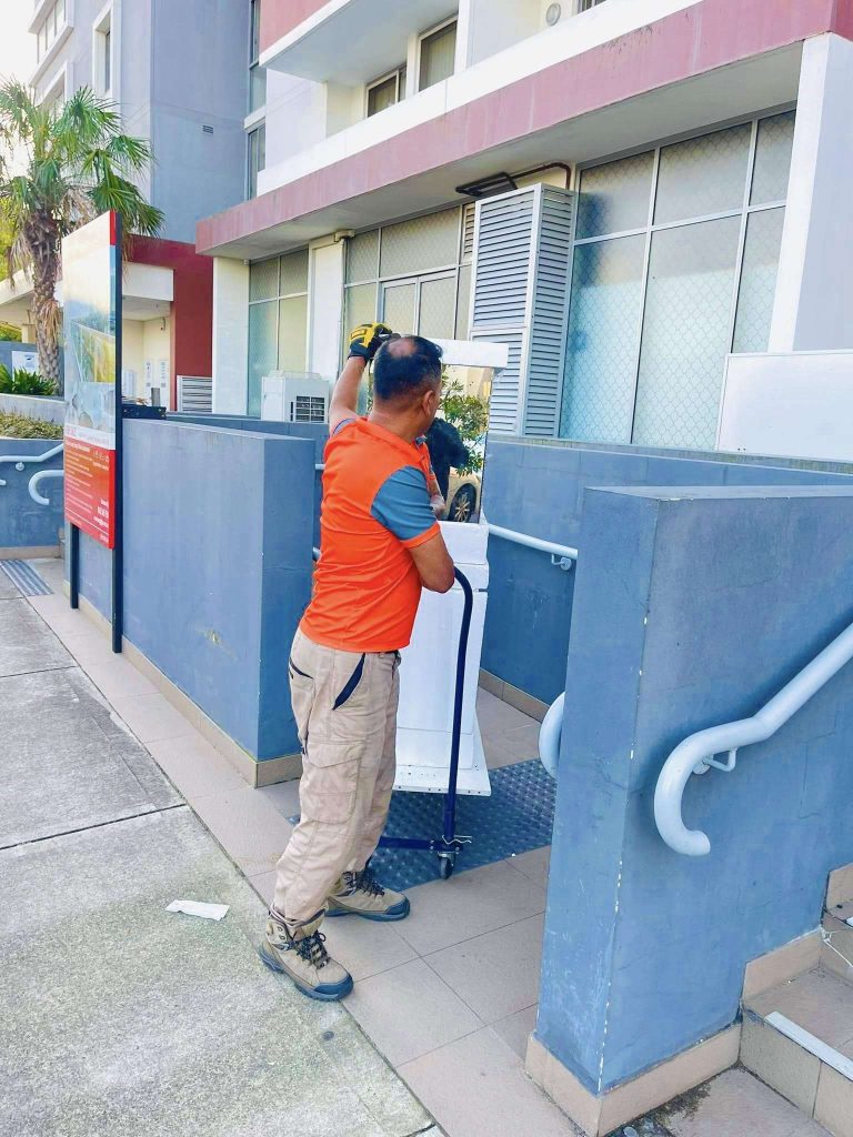 Lidcombe removalists