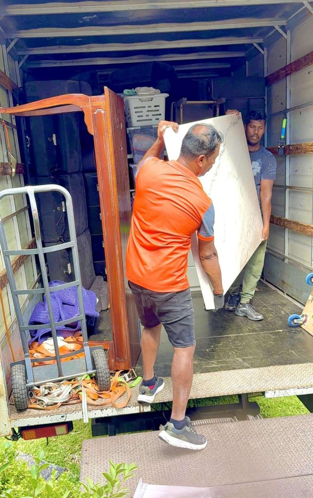 removalist Russell Lea