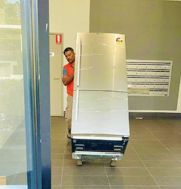 removalist Rhodes
